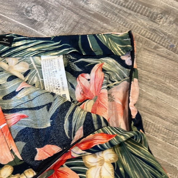 Zara Shorts viscose size small - Picture 3 of 4